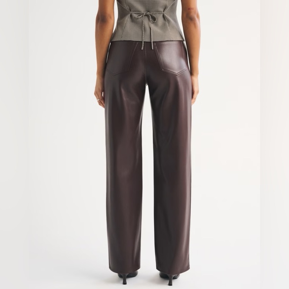 ABERCROMBIE & FITCH CURVE LOVE HIGH RISE 90S RELAXED VEGAN LEATHER PANT - Picture 8 of 12